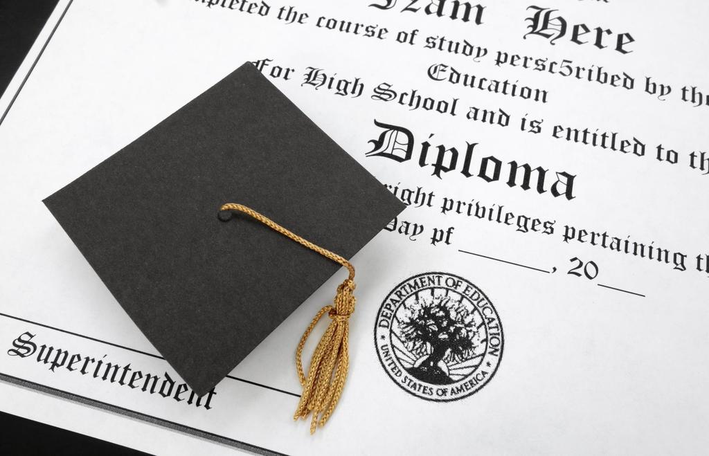 13 /17 4-ÅRIGA SKOLOR De flesta studenter som vi hjälper till USA planerar att fullfölja en kandidatexamen. Fyraåriga skolor är de vanligaste skolorina i USA.