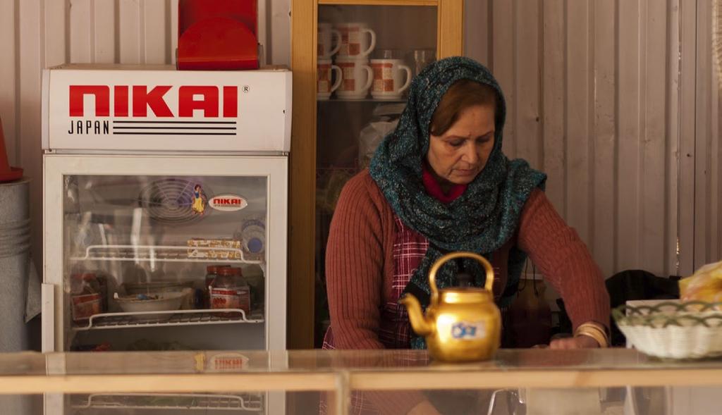 KVINNOR, FRED OCH SÄKERHET Litet kafé i Kabul, Afganistan. Kvinnor är en viktig resurs för sina länders ekonomi, i alla sektorer och på alla nivåer.
