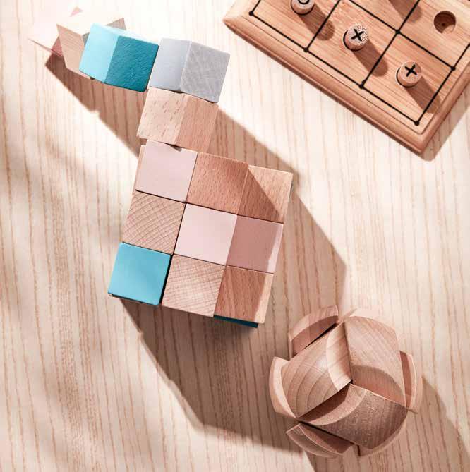 9122 Strl: 18x14x3 cm Förp: presentkartong Pris 1-49 st 89 SEK Pris vid 50 st 79 SEK CUBE MIND GAME Ett tankespel som testar din förmåga att tänka logiskt.