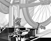 Om de två cyklarna hindrar varandra kan cyklarnas inbördes läge anpassas genom justering av hjulhållarna och vridhandtaget på pedalarmshållaren tills cyklarna inte längre kommer i beröring varandra.