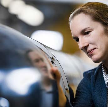 31 Affärsorienterad kultur 32 Hållbara lösningar för framtiden 33 INNOVATION 34 I teknikens framkant 37 Innovationssamarbeten 38 Attrahera och behålla talanger 39 STYRNING AV HÅLLBARHETSARBETET 40