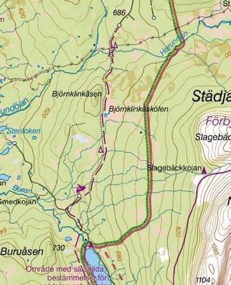 och toppen på Långsjöblik strax utanför den norra delen av området når 768 m.ö.h. Båda topparna ligger således nära den övre gränsen för barrskogen.