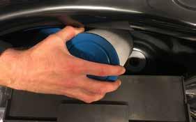 5 - Uppstart FÖRBEREDNING OCH FYLLNING Ta fram din trädgårdsslang. Skruva loss alla kopplingar från slangen. Vrid ur spabadets tre filter.