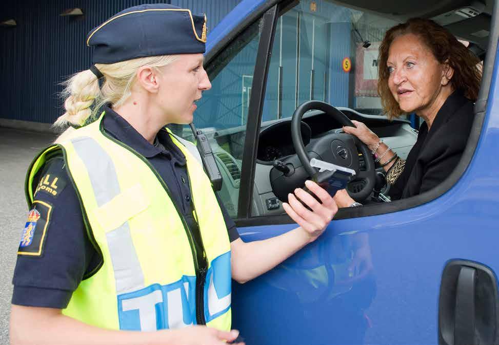 TULLVERKETS ÅRSREDOVISNING 2017 73 tullbrott), är andelen män högre. För ett mindre antal strafförelägganden saknas uppgift om kön i registren.