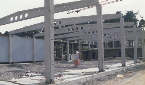 En ny stor fabrikslokal med modern maskinpark byggs upp intill den gamla fabriken under året. Globen invigs, Berlinmuren öppnas och Dalai Lhama får Nobels fredspris detta år.