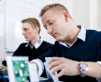 DET HÄR ÄR SECTRA 9 Innovation för framtida tillväxt Forskning och utveckling Sectra håller ett högt innovationstempo och investerar kontinuerligt i ny- och vidareutveckling av produkterbjudanden