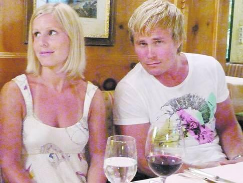 Lars och Lisa lyckades fly Nyheter Aftonbladet i natt att kunna se jaktbutik 14:27 MER FRÅN AFTONBLADET Arga protester efter flickvåldtäkt 14:09