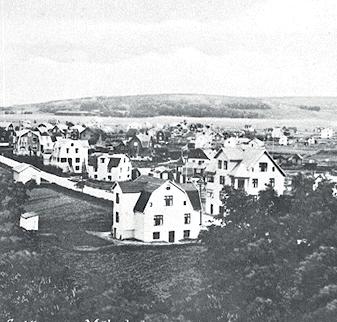 Modern tid Staden växte så småningom samman när bostadsbebyggelsen ökade.