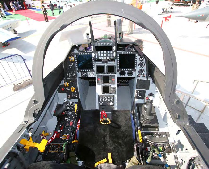 Bilaga 1 ÅRSRAPPORT 2011 Sida 90 (161) Förslaget går under beteckningen Hawk Advanced Jet Training System (AJTS) och består förutom av själva flygplanet även av ett fullt utvecklat, markbaserat