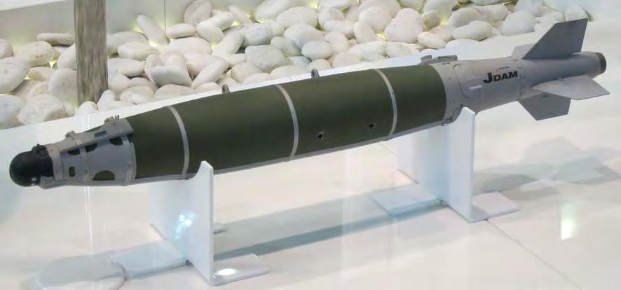 ÅRSRAPPORT 2011 Bilaga 1 2012-02-15 Sida 93 (161) 9. Flygburen beväpning 9.1. GBU-54 Laser JDAM JDAM (Joint Direct Attack Munition) är ett väl utvecklat och spritt system med fler än 223 000 enheter levererade till ca 22 länder.
