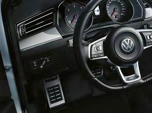 Passion 2.0 TSI 280 DSG 4MOTION GTR Toppversionen av Passat är utrustad med en 280 hk bensinmotor som skickar iväg bilen från 0 100 km/h på 5,7 sekunder.