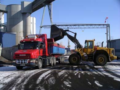 Grundmaterialet angående miljökonsekvenserna i anmälan kommer från utförda tester på materialen så som lakning, permeabilitet och ingående ämnes tillgänglighet för lakning.