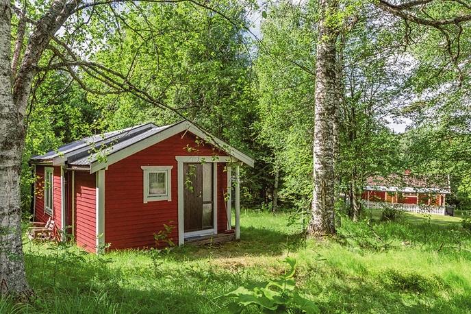 Tomt 2 055 kvm Visas Lör 14/7 Sön 15/7 Mäklare Nathalie Stjernqvist 070-222 60 07