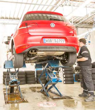 Idag ligger fokus starkt på bilars bränsleförbrukning vilket översatt till däckegenskaper handlar om rullmotstånd. Återigen är det Michelin och Dunlop som utmärker sig.