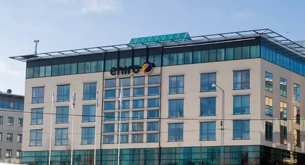 Solna Hilton 3. Klövern tecknade 29 juni avtal om förvärv av en fastighet i Frösunda som omfattar närmare 18 500 kvm, huvudsakligen kontor, fördelat på tre byggnader. Tillträde var den 5 juli.