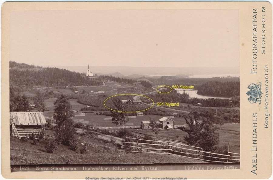 Nyland Banvaktsstuga, riven efter 1973. Modell 1872 höger. Riven senast då riksväg 14 (> E75 > E 14) byggdes parallellt intill järnvägen över stugtomten.