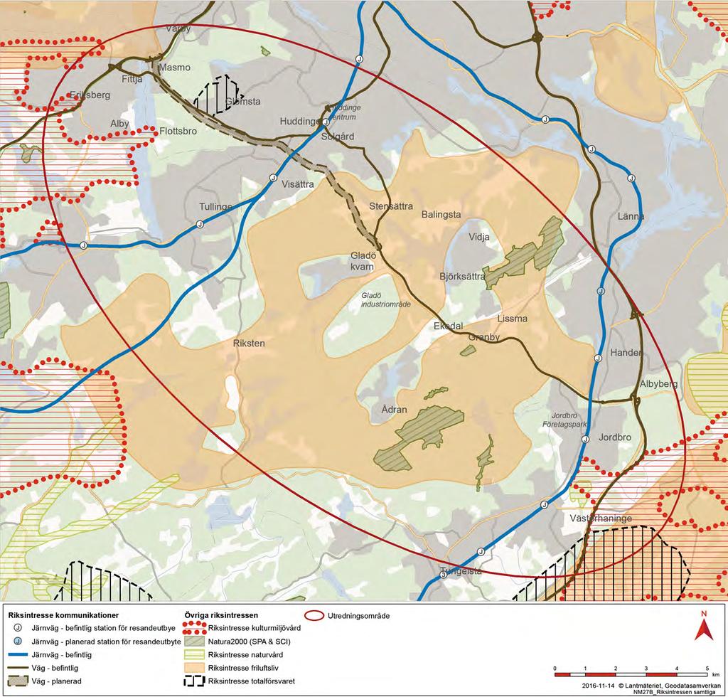 Geografiskt är områden med hög socioekonomisk status spridda inom utredningsområdet. I Norra Riksten, i närheten av Tullinge, finns ett nytt bostadsområde med en väldigt hög andel barnfamiljer.