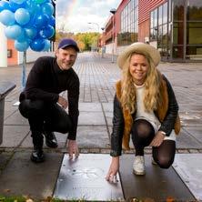OKTOBER ÅRETS ALUMNER Årets alumner vid LiU är psykologen Oskar Henrikson, vd för det psykologiska gymmet Habitud, och civilingenjören Sofie Lindblom, vd för den globala innovationsplattformen