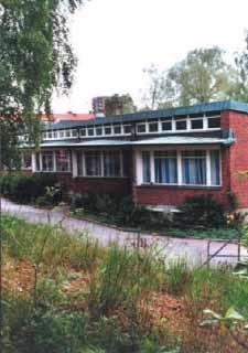 Guldhedsskolan En större förändring gjordes 2002 när e bostadshus uppfördes på en helt ny tomt mellan befintliga bostadshus.