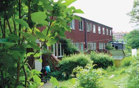 Byggnaderna skall ha en karaktär av radhus. Även själva parkeringsdäcket upprustas och omgestaltas.