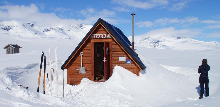 mars, knäppte jag på mig pulkan i Grövelsjön Fjärde dagen fick jag ta min första vilodag Jag hade ett värkande knä och sådana köttsår på hälarna att jag knappt kunde gå Min pulka kändes som en