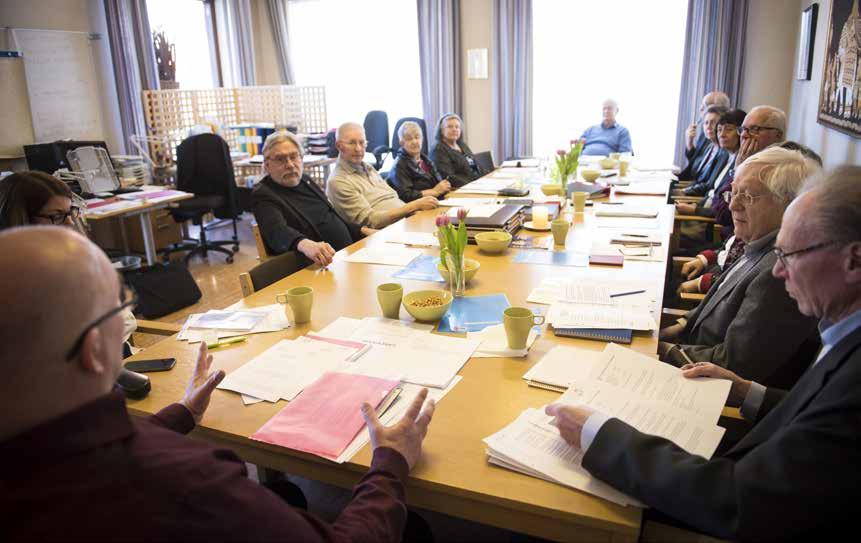 POLITISKT ENGAGEMANG FÖR SENIORER Förutom att vara en social plattform har vi också en viktig funktion som opinionsbildare i frågor som rör äldre och pensionärer.