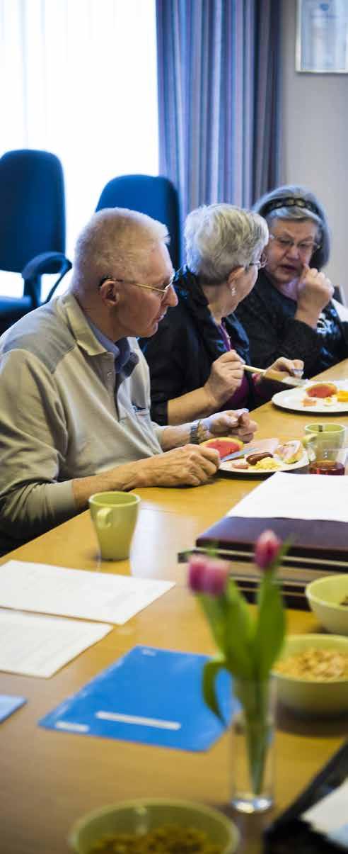 ETT MEDLEMSKAP LADDAT MED FÖRMÅNER Nya vänner och social gemenskap Förmånliga försäkringar Tidningen Senioren, 9 nummer/år (värde 349:-) Medlemsförmåner från förbund, distrikt och förening Möjlighet