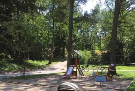 6 Kosolväge Karaktär och storlek: Bostadsära atur Utveckla aturlek. Iehåll: Naturmarkskulle med lite lekplats mella bostadshuse vid Kosolväge.