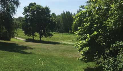 10 Sköstaholmsfältet Karaktär och storlek: Bostadsära atur 1.7 ha Iehåll: Större gröområde ritat av Erik kulturklassade radhusområdet Sköstaholm.