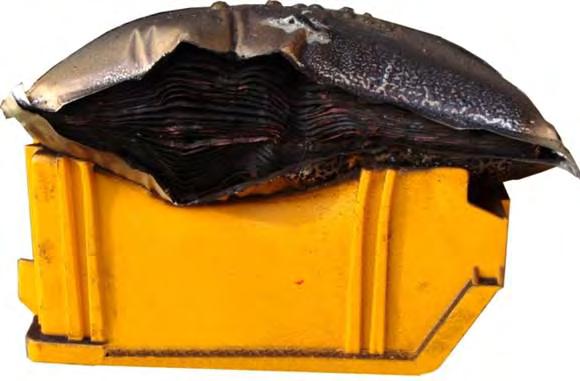 Provning av litiummetall och litiumjonbatterier Slagtest Tyngd släpps på provet Förstörande batteriprovningar Elektriska tester enligt SAE J2464 och