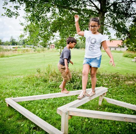 Riktlinjer för utomhuslek i Falkenberg Ledord Lekmiljöer i Falkenbergs kommun ska vara: Varierade Med ett utbud som passar barn i olika åldrar.