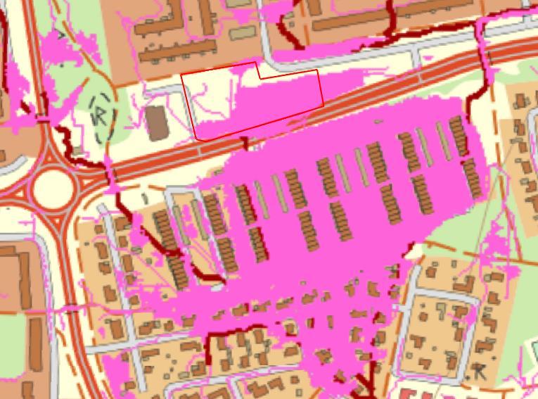 Figur 4. Flödeslinjer på ytan, mörkröda linjer visar större flödeslinjer och rosa linjer visar mindre flödeslinjer. Rosa områden visar var vatten kan bli stående till ett djup om minst 0,2 meter.