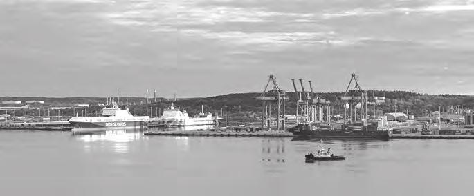 Göteborgs hamn - ett nav för svensk export och import. Foto: Göteborgs hamn. av vår långa kust rimligt säkert för sjötrafik.