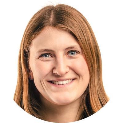 1. Gustav Kasselstrand, ekonom MBA med finansinriktning från Aalto-universitetet i Helsingfors, kandidatexamen i nationalekonomi från Handelshögskolan i Göteborg.