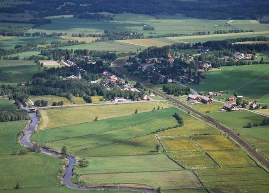 Antalet små skogsfastigheter är relativt stort och därmed bedöms även skogsbruket vara känsligt för fragmentering och barriäreffekter.