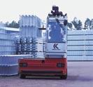 Förpackning och transport av produkter Målade produkter transportförpackas i kartonger eller trälådor medan allt varmförzinkat gods transporteras öppet. Mindre tillbehör paketeras i plastboxar/-påsar.