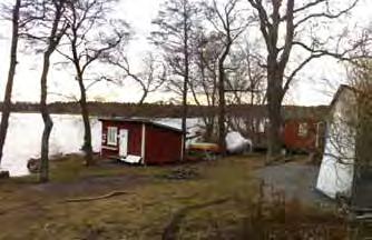 Det är ett karaktärsdrag som är gemensamt för både Blackeberg och Södra Ängby. Byggnadernas fasaduttryck, entréer och detaljer kan med fördel ges ett mer samtida uttryck.