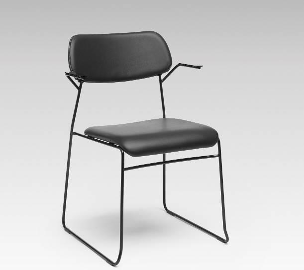 100 BASE IN CHROME UPHOLSTERY SEAT AND BACK UPHOLSTERY COM 2.175 2.720 A 2.290 2.865 B 2.380 2.975 C 2.500 3.125 D 2.680 3.350 E 2.850 3.565 FABRIC 0,6M F 3.090 3.865 LEATHER 3.375 4.