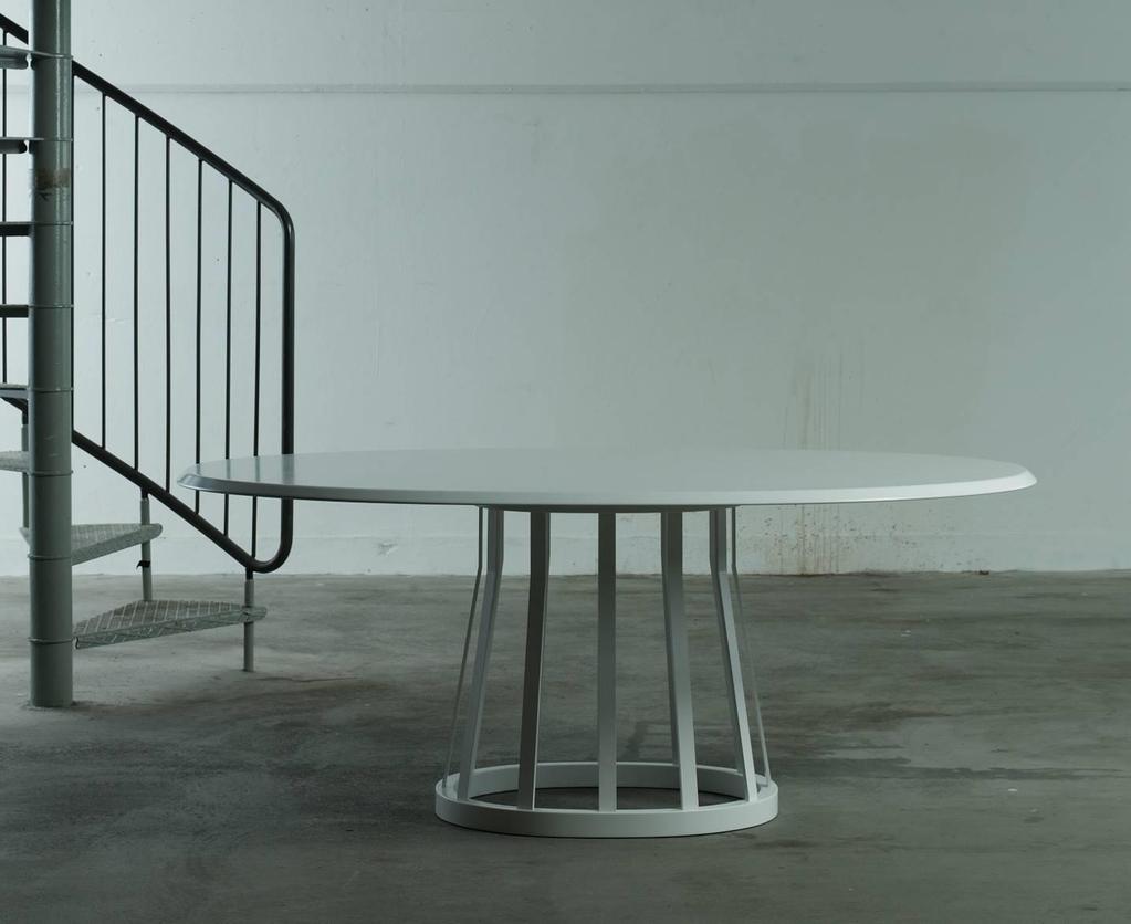 LA CHAPELLE TABLE LA CHAPELLE TABLE DESIGN INGA SEMPE 2007-2008, 2012 WHITE LAQUERED ASH (NCS 0500-N) OR PLATINUM GREY (NCS 4201-Y89R). LA CHAPELLE MEDIO WHITE LAQUERED ASH 20.470 25.