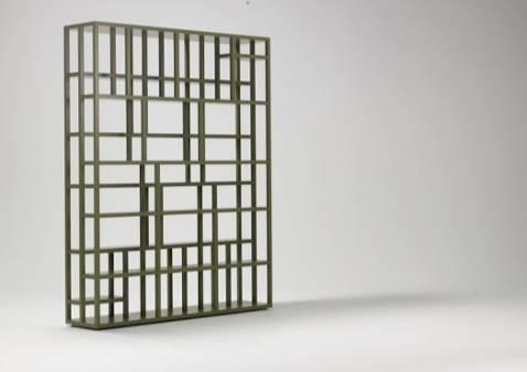 300 10KG 0,18CBM DESKTOP DESKTOP MAGAZINE SHELF DESIGN MATS THESELIUS & ANDREAS ROTH, 1999. A WALL MOUNTED MAGAZINE AND PAPER SHELF IN STEEL.