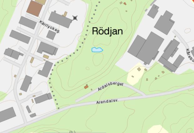 Arendal är ett renodlat industri- och verksamhetsområde med många olika företag bland annat huvudkontor och utvecklingsavdelning för Volvo Bussar samt flera produktionsanläggningar.