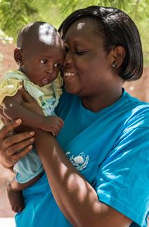 Kunskap bästa vapnet mot hiv och aids i Kenya I Nairobi, Kenya, arrangerade UNICEF ett forum som samlade 60 ungdomar som lever med hiv för att dela erfarenheter och