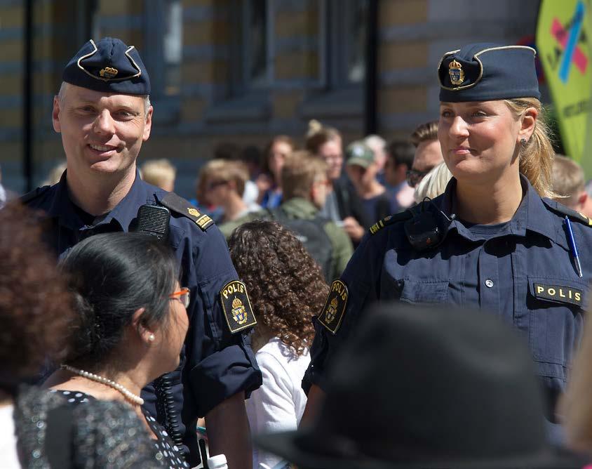 Polisens verksamhetsinriktning beslut) och i arbetet med ordningshållning och tillsyn vid asylboenden. Förra årets stora migrantströmmar påverkar polisens verksamhet även under 2017 2018.