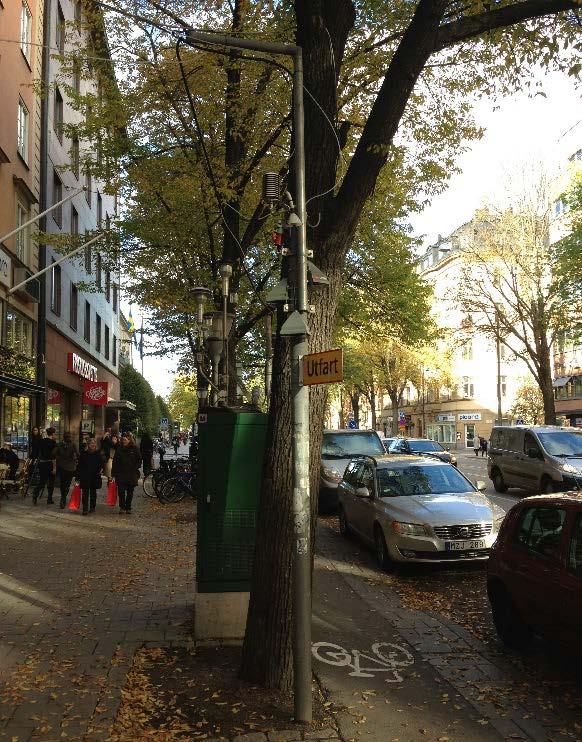 Sveavägen 59, två mätpunkter ca 3 m respektive ca 20 m över gatunivå på gatans västra sida. Sveavägen 88, ca 3 m över gatunivå på gatans östra sida.