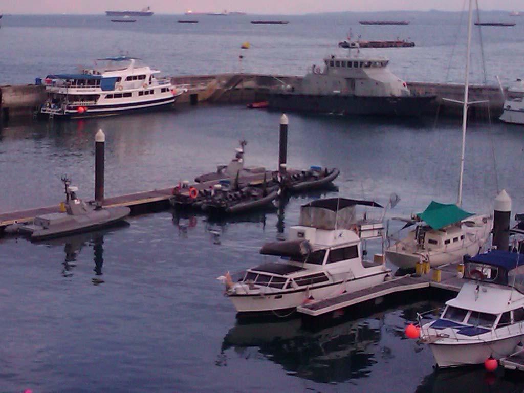 IMDEX 2011 Protector i halvcivil hamn.