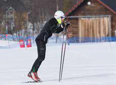 Träna övergångar till stakning med frånskjut genom att diagonala ett tag, ett tag stakning med frånskjut, diagonala, ett tag stakning med frånskjut. Växel 4 - stakning 1.