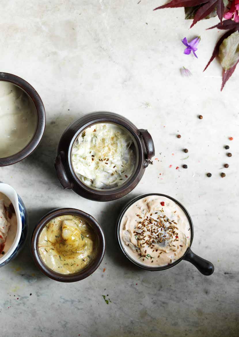 DIJON-PEPPAR-CITRON krämiga såser 4 dl majonnäs 6 dl crème fraiche 1 dl dijonsenap skal från två citroner nymalen svartpeppar Blanda alla ingredienser och smaksätt med nymald svartpeppar.