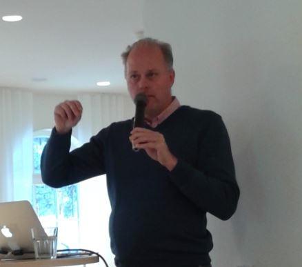 Referat från månadsmötet den 20 november 2017 Vid månadsmötet den 20 nov. med temat "Det åldrande minnet" samlades 150 medlemmar på Mariatorget. Ordf. Ralf Lundqvist hälsade alla välkomna.