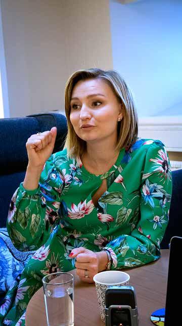 10 Vi vill hjälpa familjer n Ebba Busch Thor är Kristdemokraternas ledare. Vad är det bästa med Sverige år 2018? Att Sverige är ett bra land för barn att växa upp i.