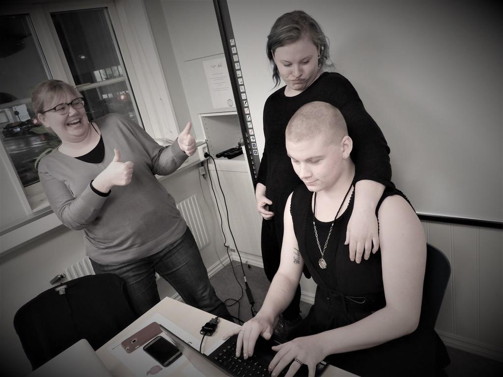 Forumteater I forumteatern så arbetar gruppen med samma förutsättningar som i statyövningen.